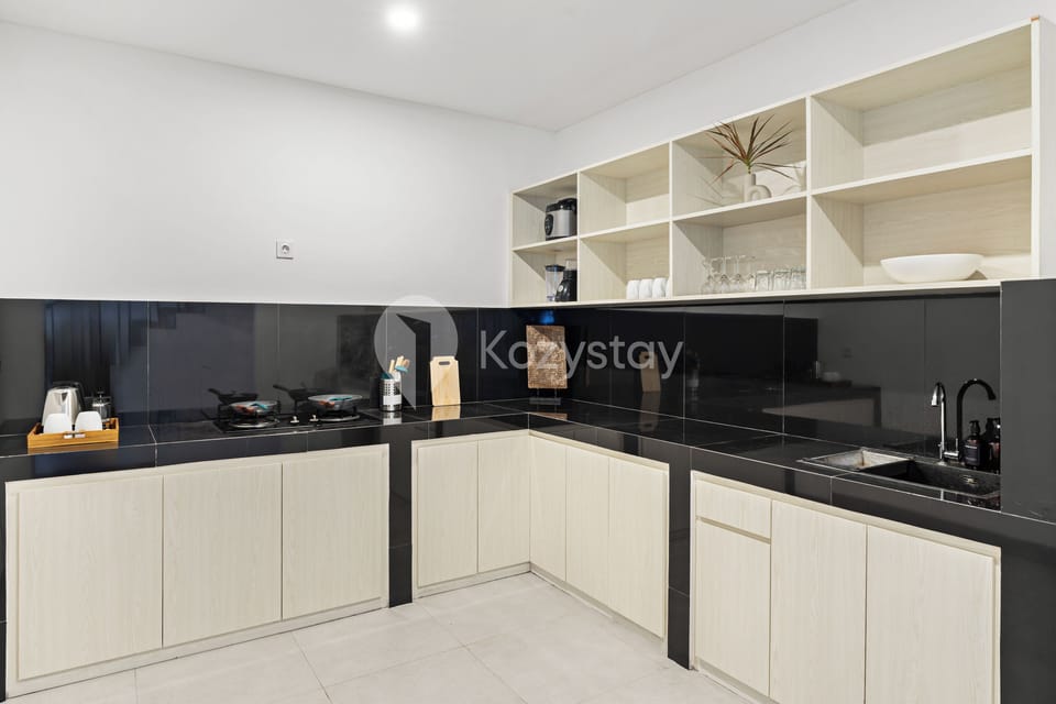 Family Villa, 5 Bedrooms, Private Pool | Private kitchen