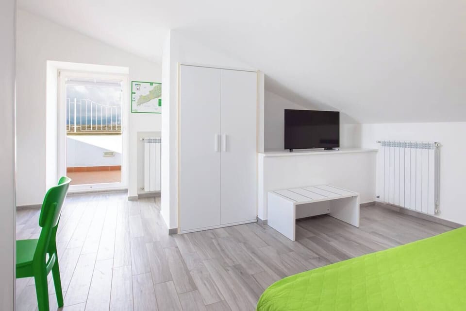 Villa | 4 bedrooms, in-room safe, desk, laptop workspace