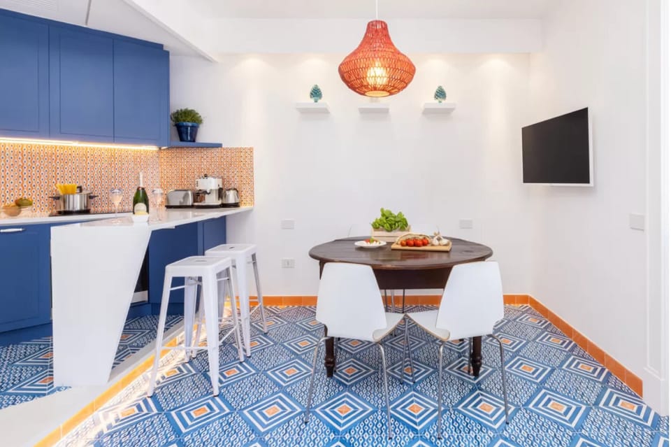 Apartment | Private kitchen | Fridge, oven, stovetop, coffee/tea maker