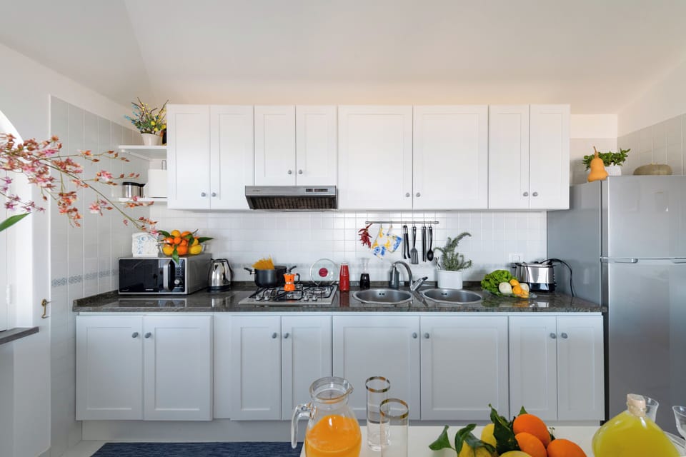 Apartment | Private kitchen | Fridge, oven, stovetop, coffee/tea maker