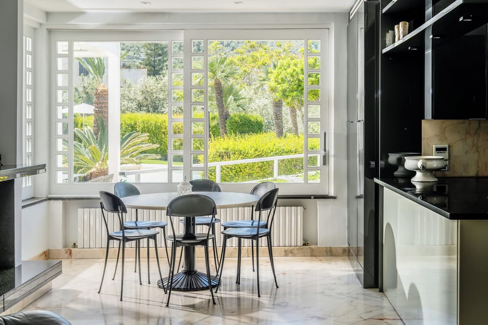 Luxury Villa | Dining room