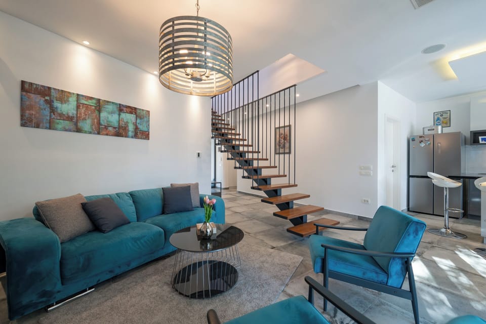 Comfort House, 3 Bedrooms, Poolside | Living area | 58-inch TV with digital channels