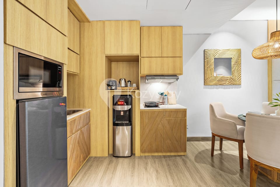 Apartment, 2 Bedrooms, Pool View | Private kitchen