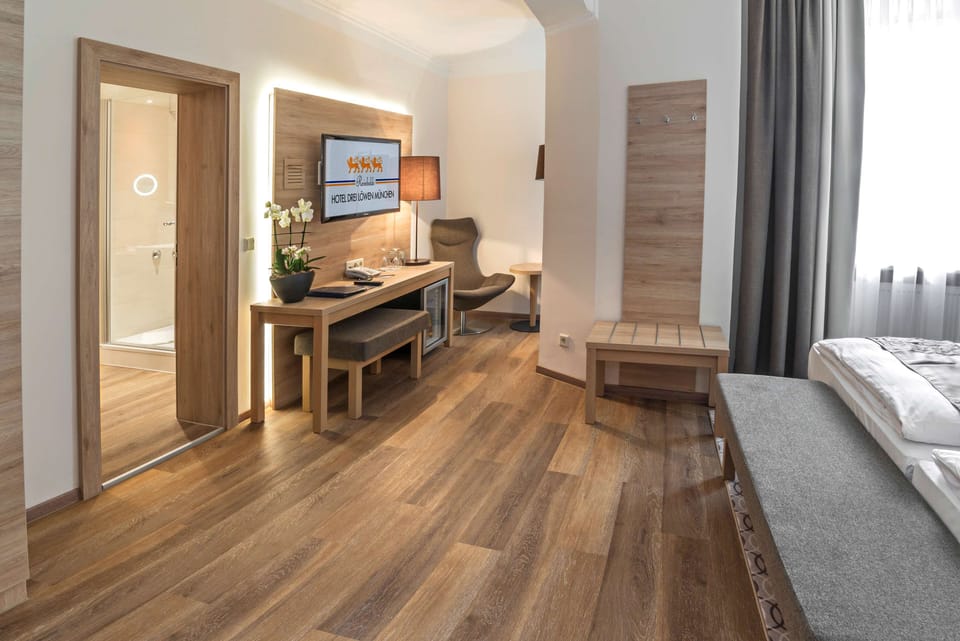 Deluxe Double Room | Hypo-allergenic bedding, pillowtop beds, minibar, in-room safe