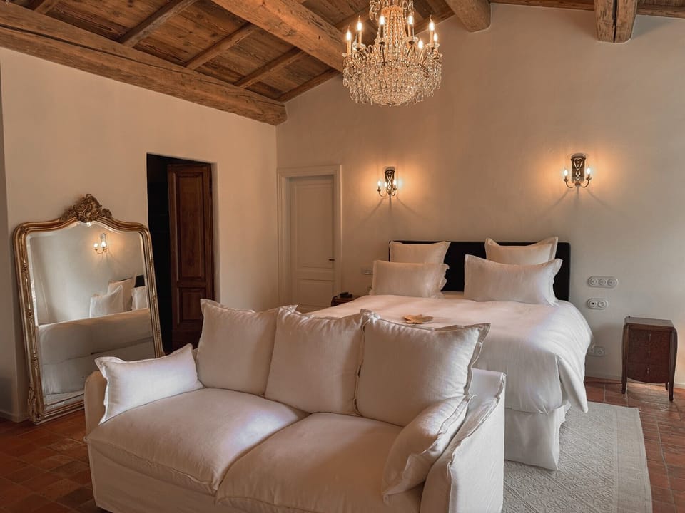 Family Villa | Minibar, in-room safe, desk, blackout drapes