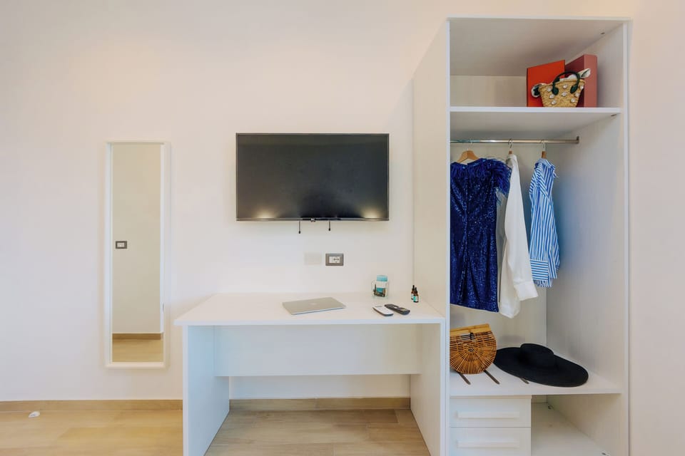 Deluxe Apartment | 2 bedrooms, blackout drapes, iron/ironing board, WiFi (free)