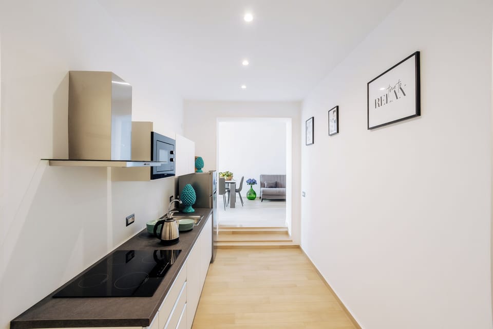 Deluxe Apartment | Private kitchen | Espresso maker, electric kettle, toaster