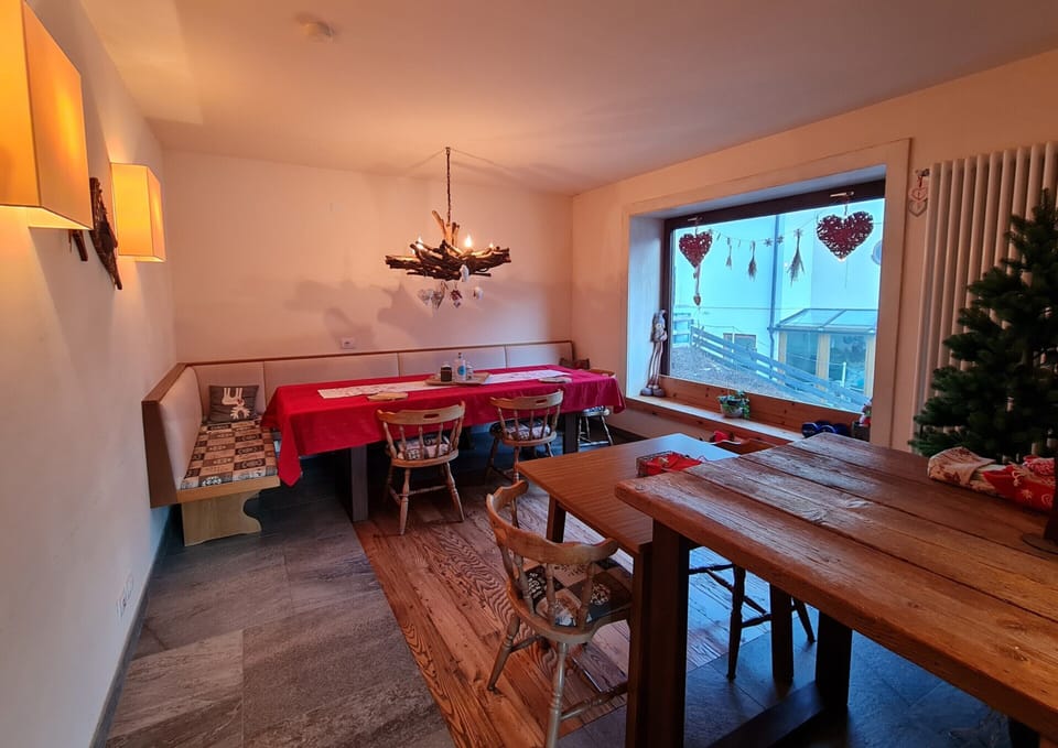 House | Dining