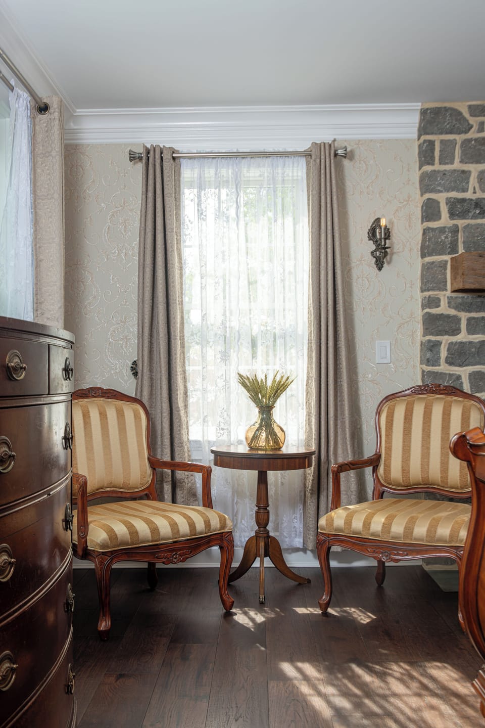 Luxury Room, Park View | Iron/ironing board, free WiFi
