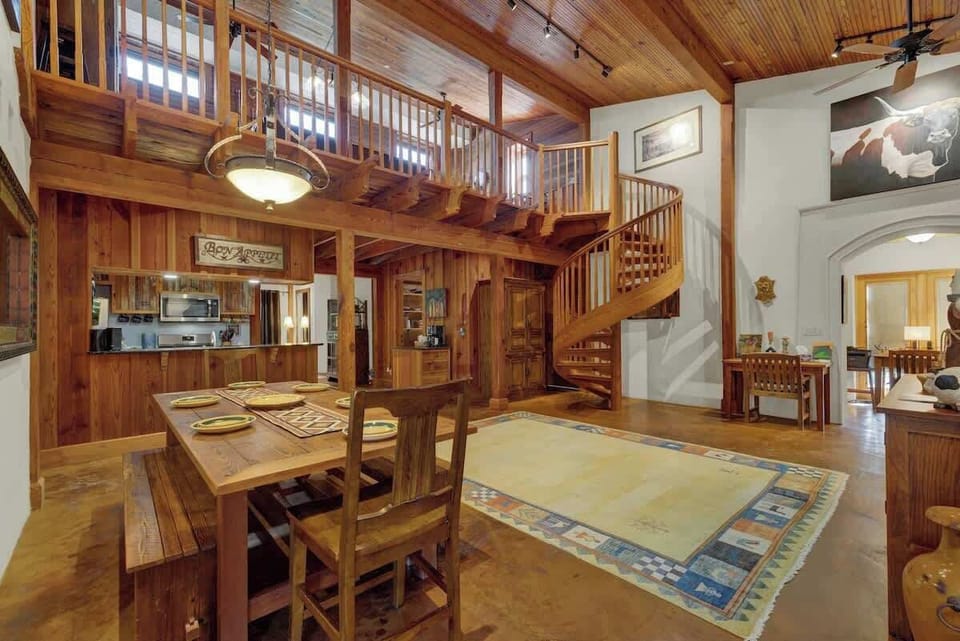 House, Multiple Beds, Patio, Garden View (409 N Cherry- C & S) | Interior