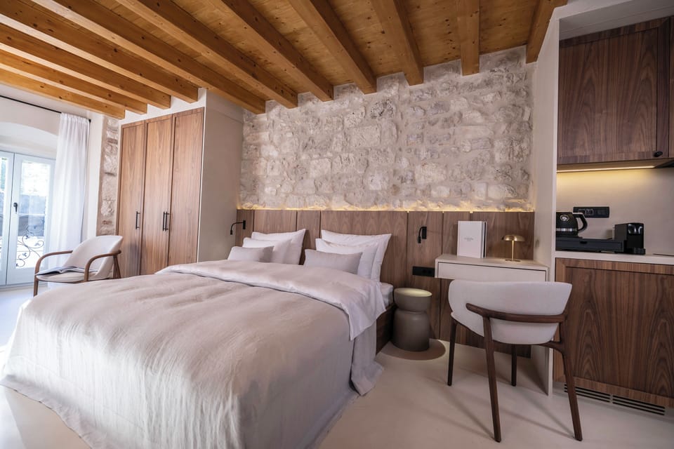 Deluxe Double Room | Premium bedding, down comforters, memory foam beds, in-room safe