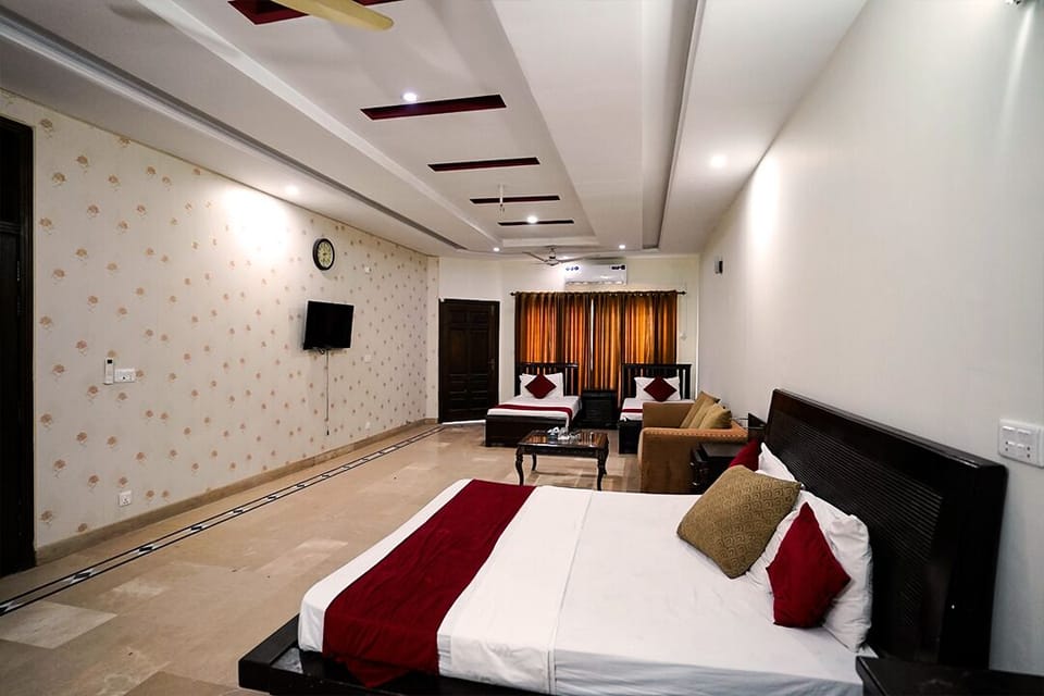 Family Room | Free WiFi