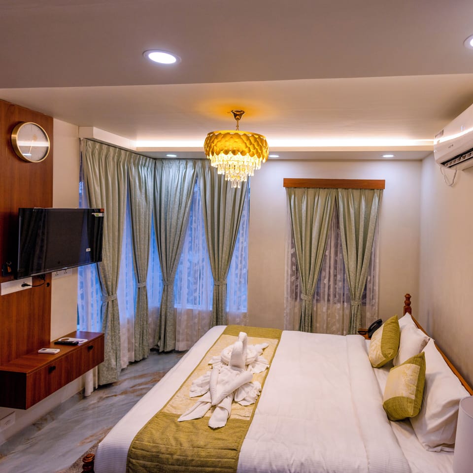Honeymoon Room | Blackout drapes, soundproofing, iron/ironing board, free WiFi