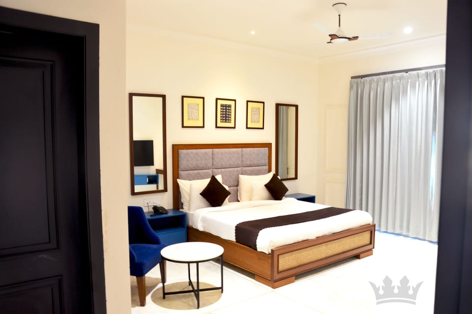 Deluxe Room | Desk, soundproofing, WiFi (free)