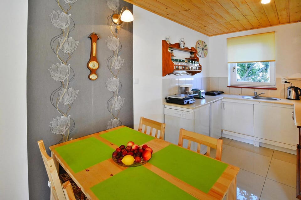 House | Private kitchen | Highchair