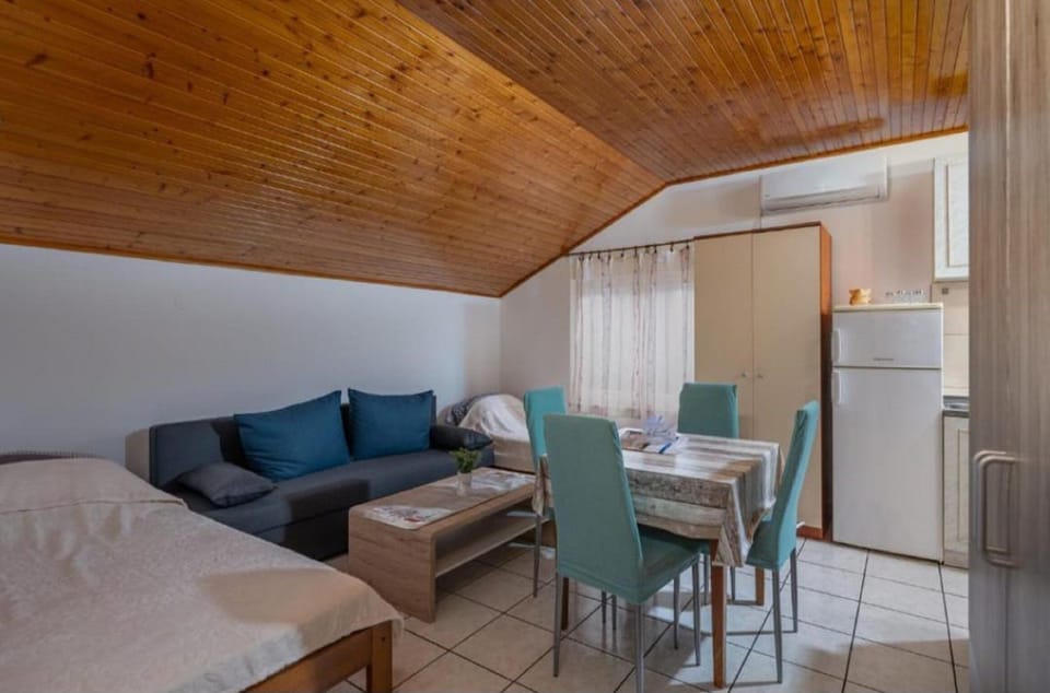 Studio (Studio Apartment) | Interior