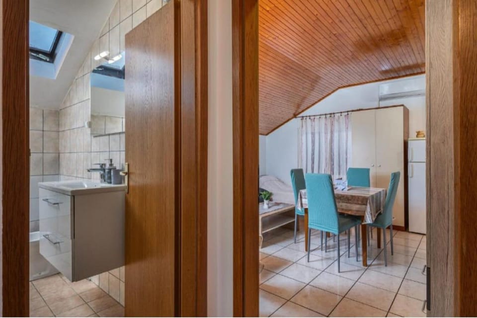 Studio (Studio Apartment) | Interior