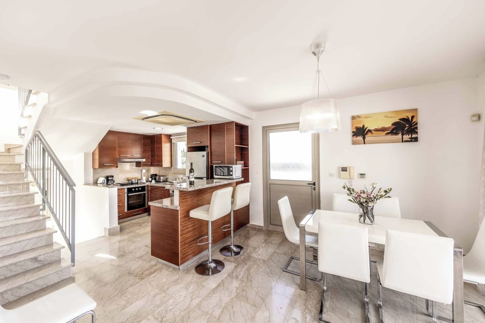 Villa (4 Bedrooms) | Interior