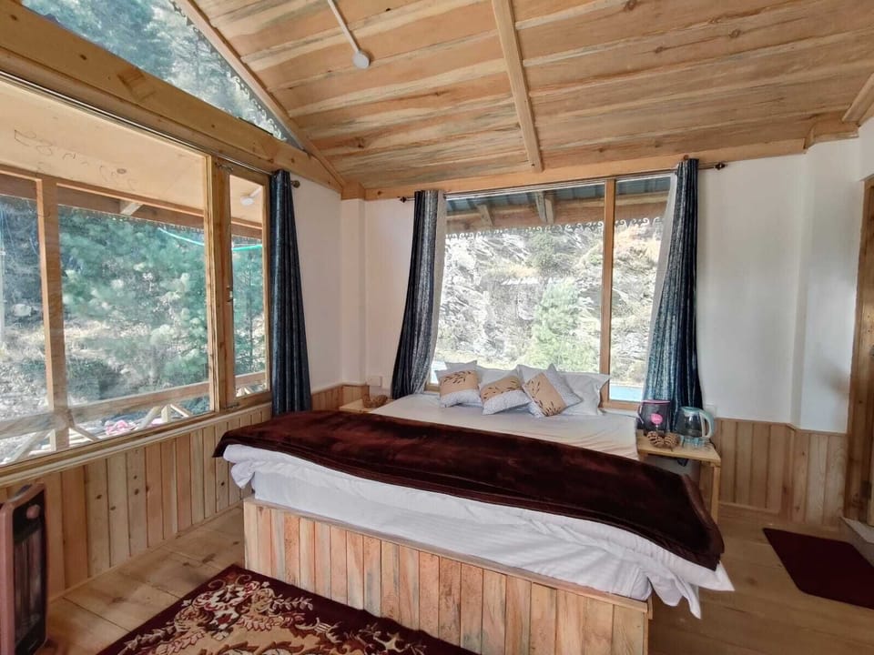 Comfort Studio Suite, Mountain View | Egyptian cotton sheets, premium bedding, laptop workspace, free WiFi