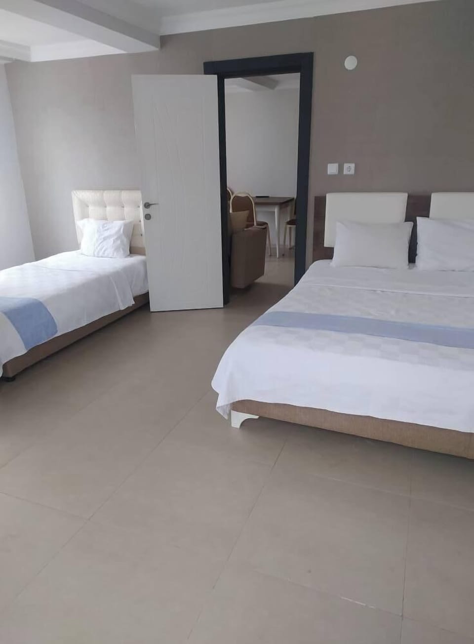 Hypo-allergenic bedding, down comforters, pillowtop beds, free WiFi