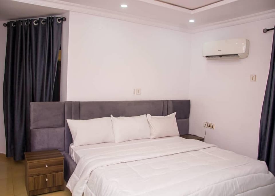 In-room safe, desk, laptop workspace, blackout drapes