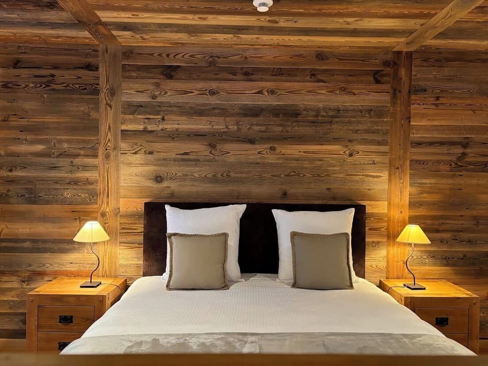 Family Suite, Balcony, Mountain View | Free WiFi, bed sheets