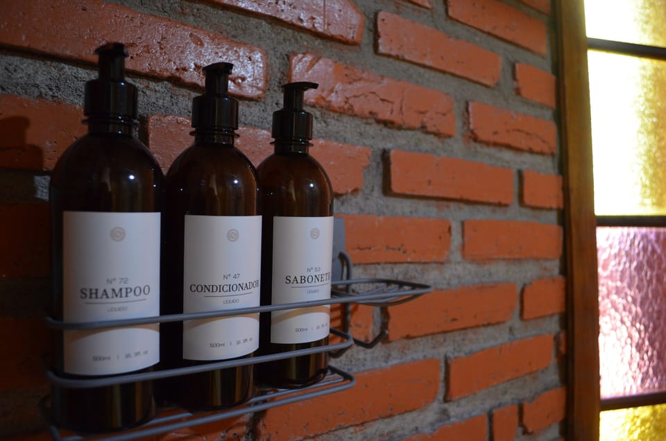 Basic Chalet, Garden View | Bathroom | Free toiletries, towels, soap, shampoo