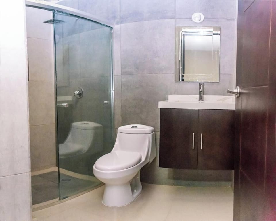 Basic Double Room, 2 Double Beds | Bathroom | Shower, rainfall showerhead, free toiletries, hair dryer