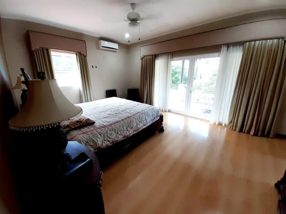 Luxury Room, Balcony, Garden View | Iron/ironing board (on request), WiFi (free), bed sheets