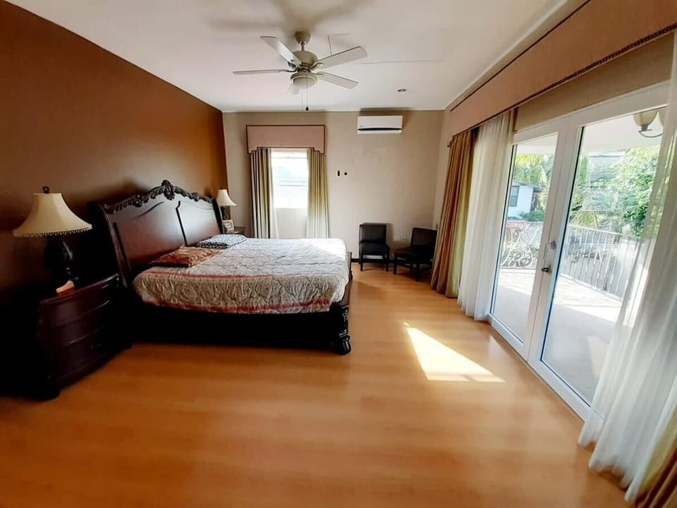 Luxury Room, Balcony, Garden View | Iron/ironing board (on request), WiFi (free), bed sheets