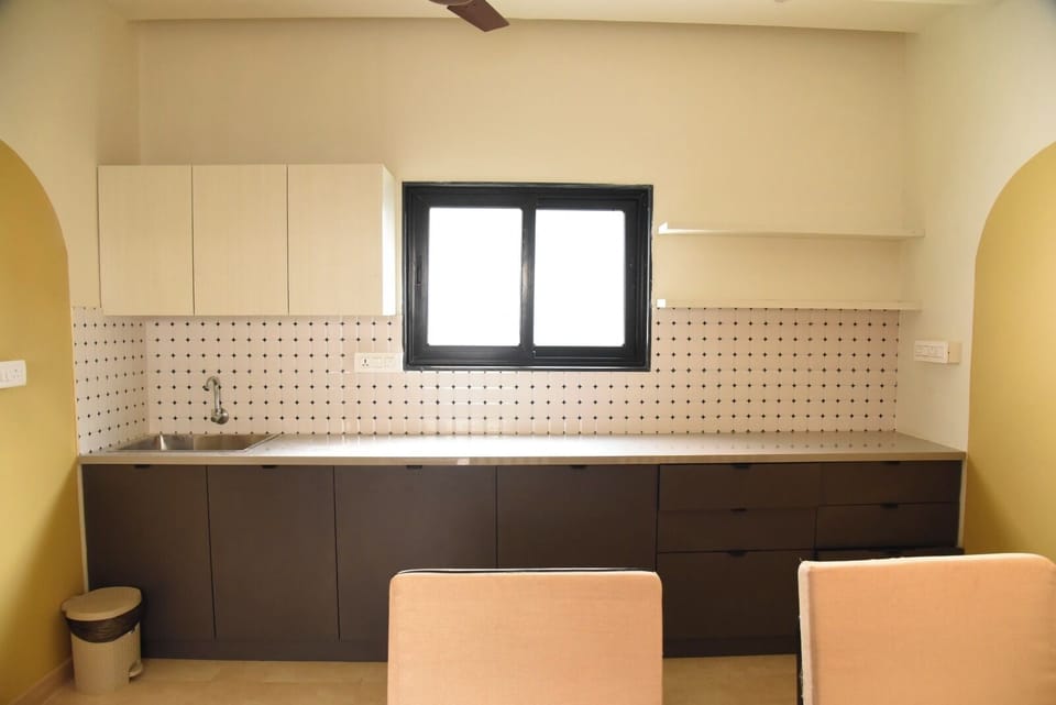 Standard Apartment | Private kitchen | Cookware/dishes/utensils