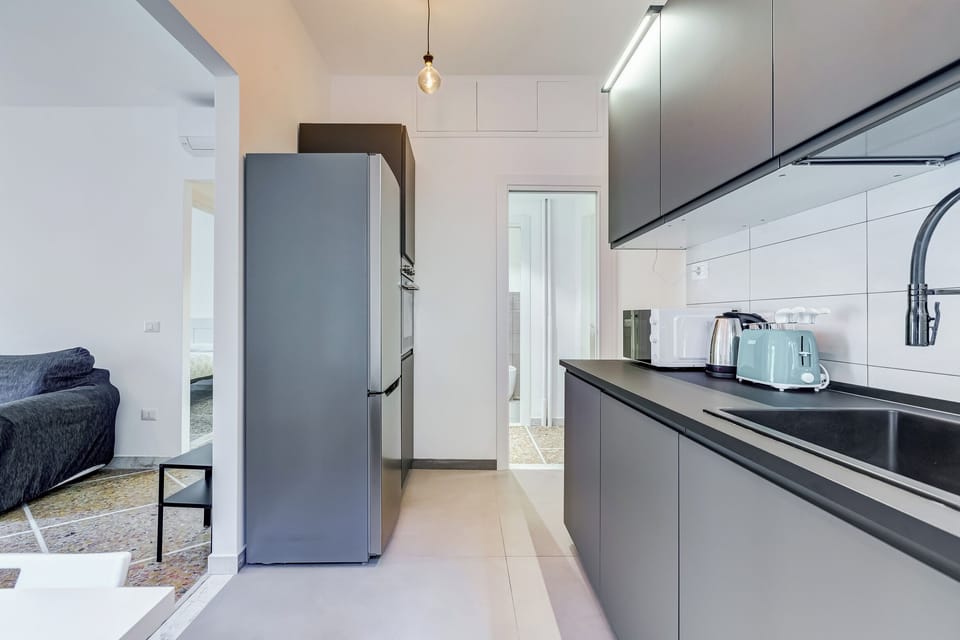Apartment, 2 Bedrooms, Non Smoking, Kitchen | Private kitchen | Full-size fridge, microwave, oven, stovetop