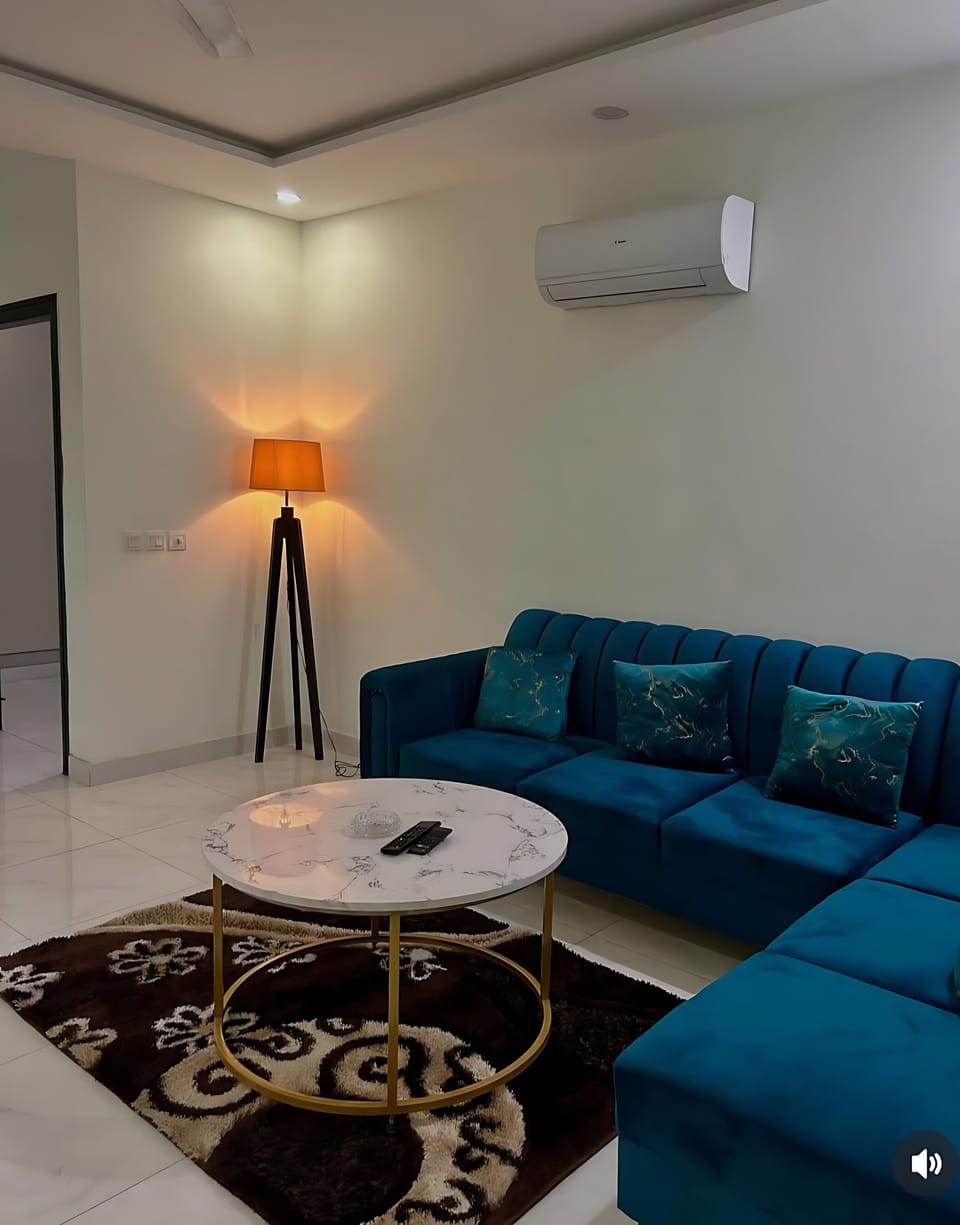 Family Room | Premium bedding, WiFi (free), bed sheets