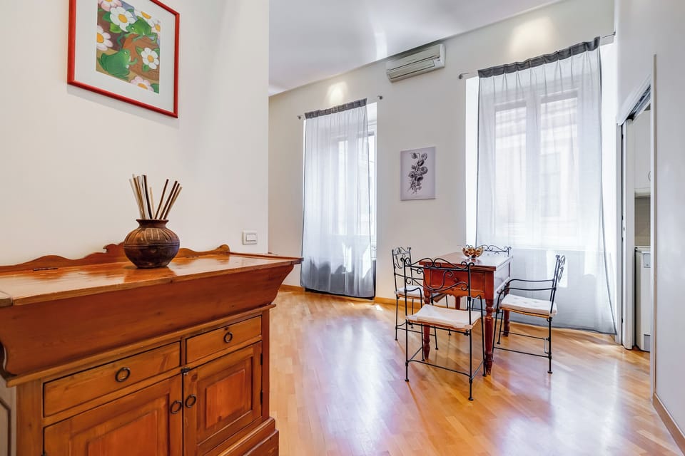 Apartment, 2 Bedrooms, Non Smoking | Living area | 32-inch flat-screen TV with cable channels