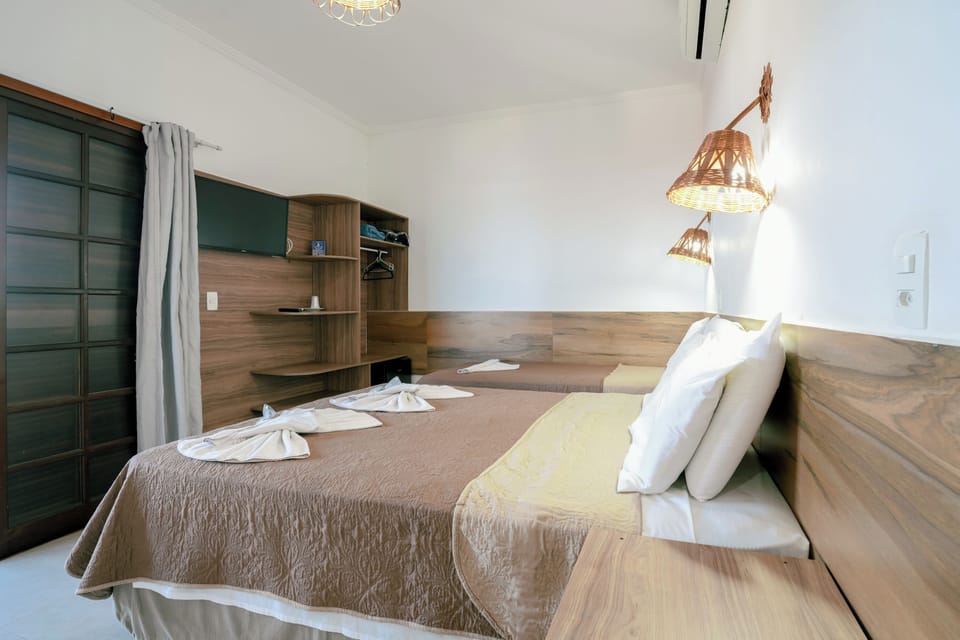 Luxury Room, Sea View, Sea Facing | Television