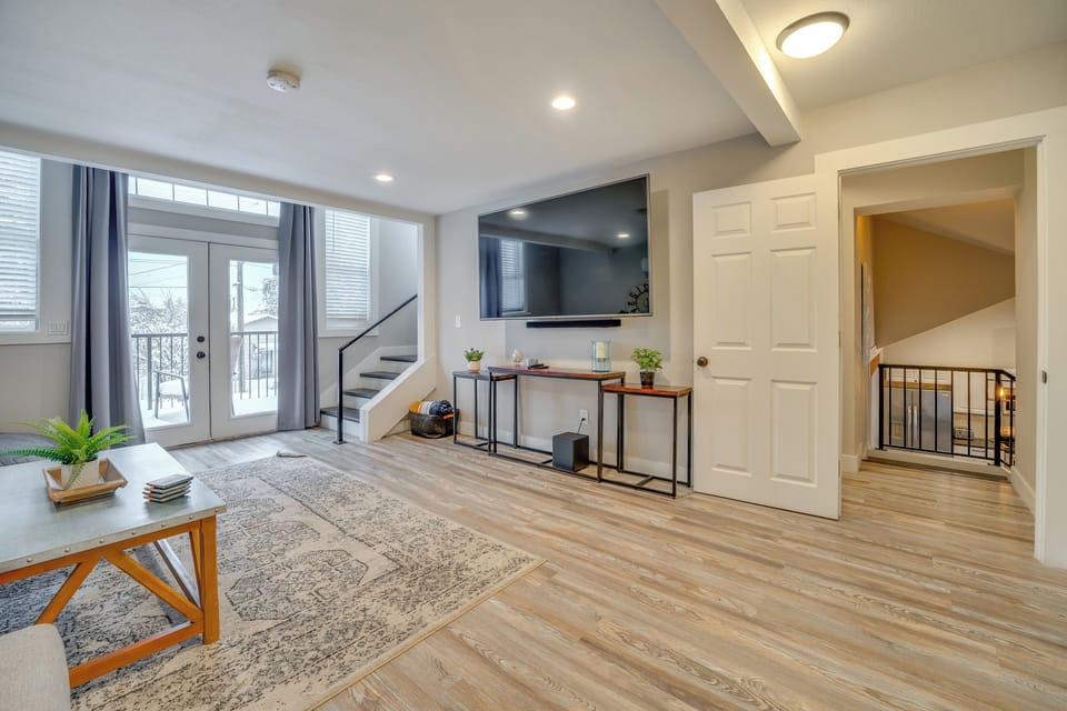 House (6 Bedrooms) | Interior