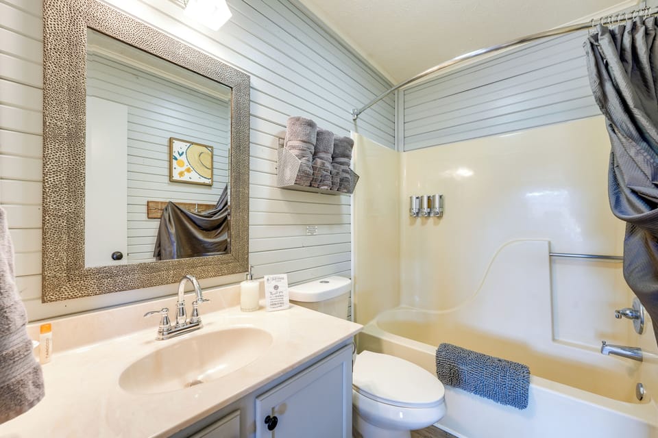 Bass Fishing Paradise: Cottage on Table Rock Lake Cottage in Table Rock Lake