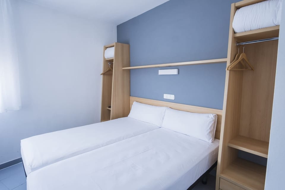 Single Room | Desk, free WiFi