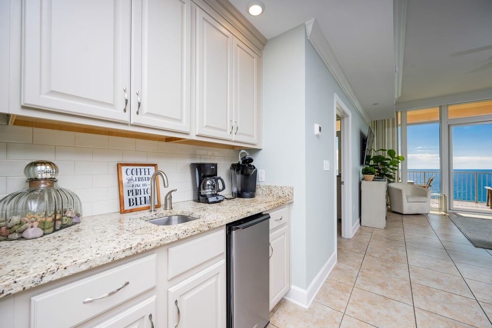 Condo, 3 Bedrooms | Private kitchen | Coffee/tea maker, fridge, oven