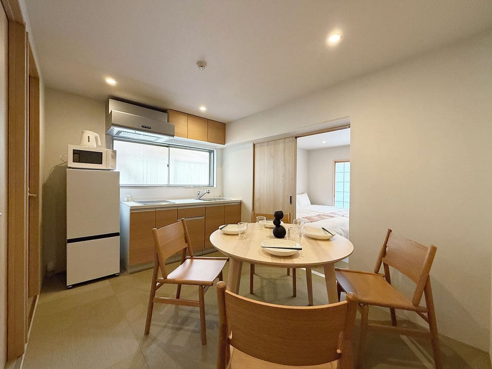 Deluxe Apartment | Dining room