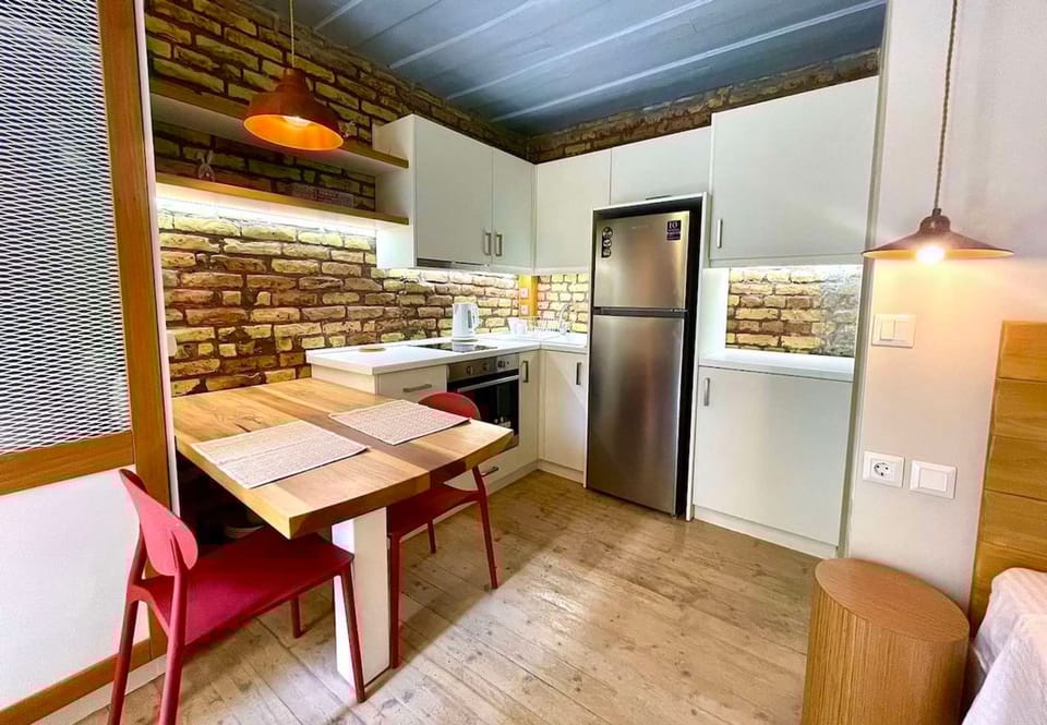 House, Smoking | 1 bedroom, desk