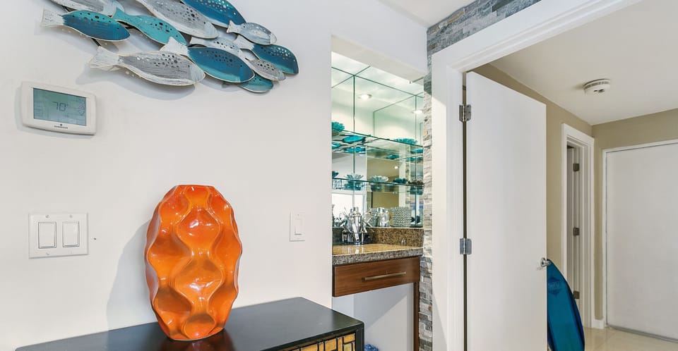 Apartment, 2 Bedrooms, Kitchen, Garden View | Living area | 50-inch Smart TV with cable channels