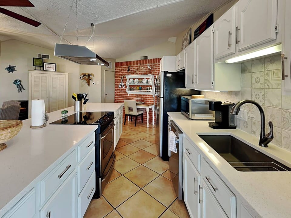 House (4 Bedrooms) | Miscellaneous