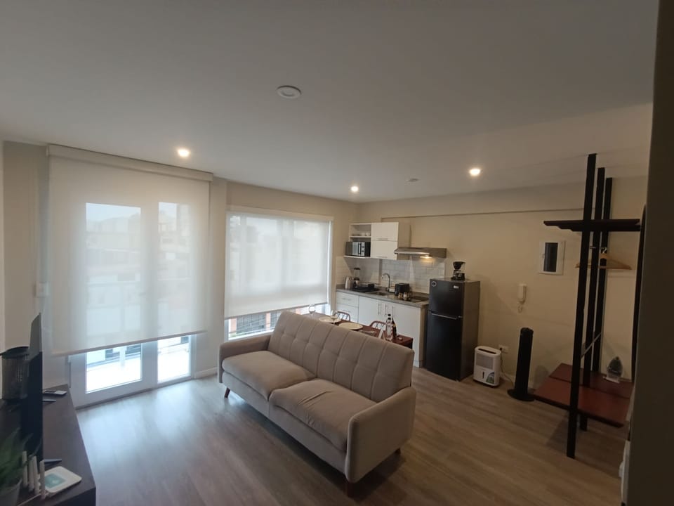 Comfort Studio (402) | Blackout drapes, soundproofing, WiFi (free), bed sheets