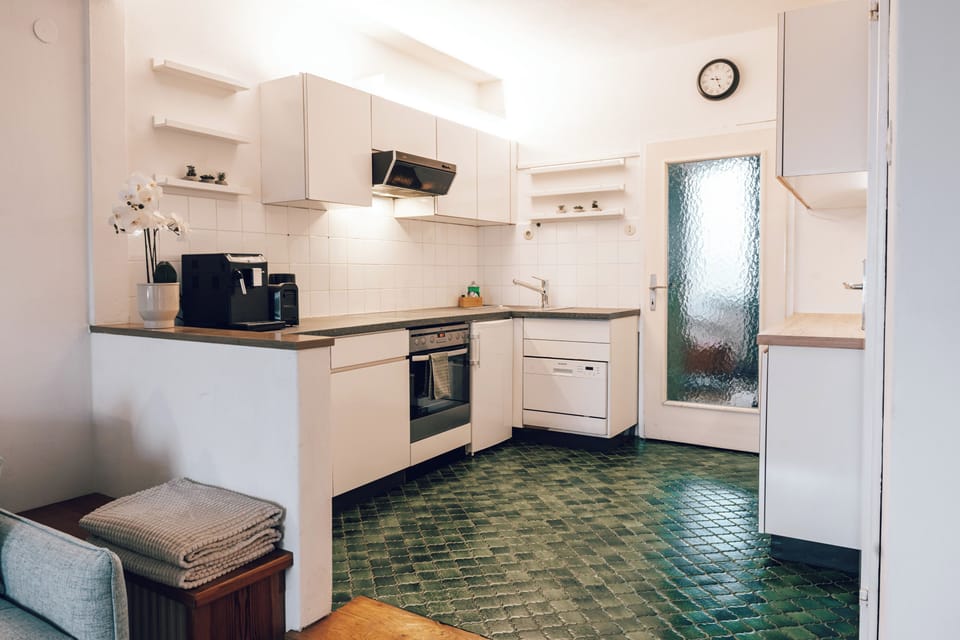 Comfort Apartment, 2 Bedrooms, Lake View | Private kitchen | Electric kettle, highchair