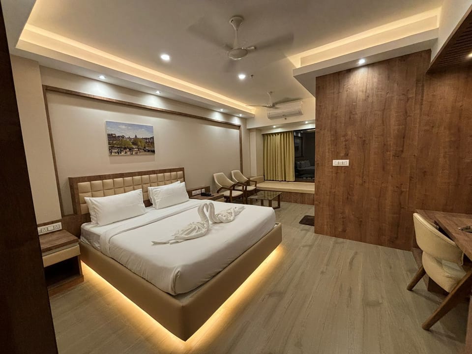 Deluxe Double Room, Pool View | In-room safe, soundproofing, free WiFi