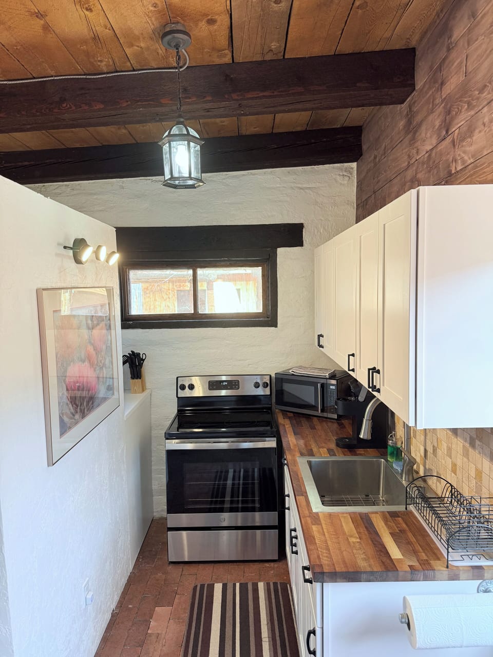 Comfort Studio Suite, 2 Queen Beds, Non Smoking | Private kitchen | Microwave, cookware/dishes/utensils