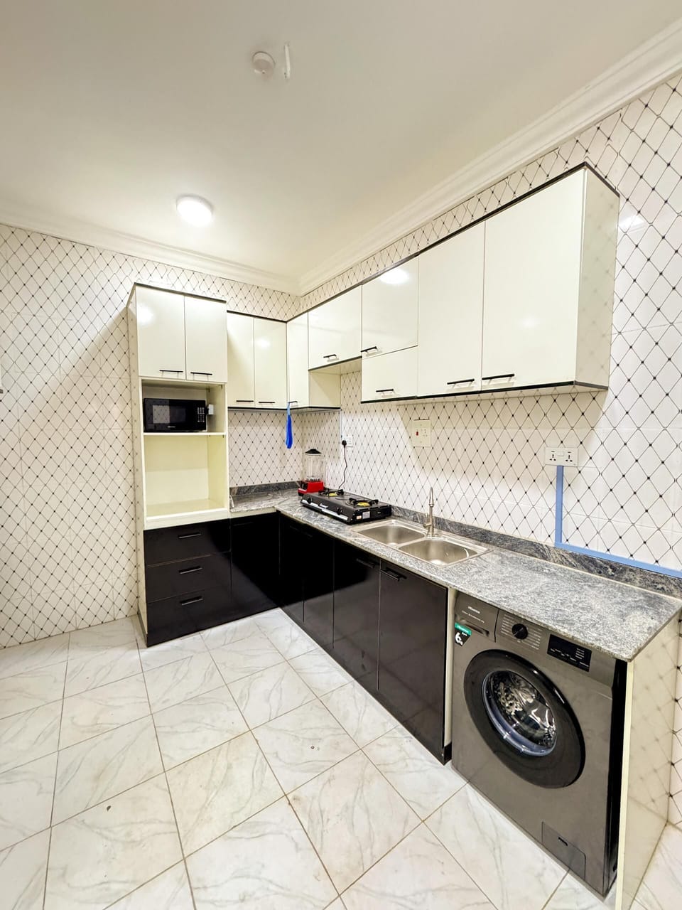Deluxe Double Room, Balcony | Private kitchen