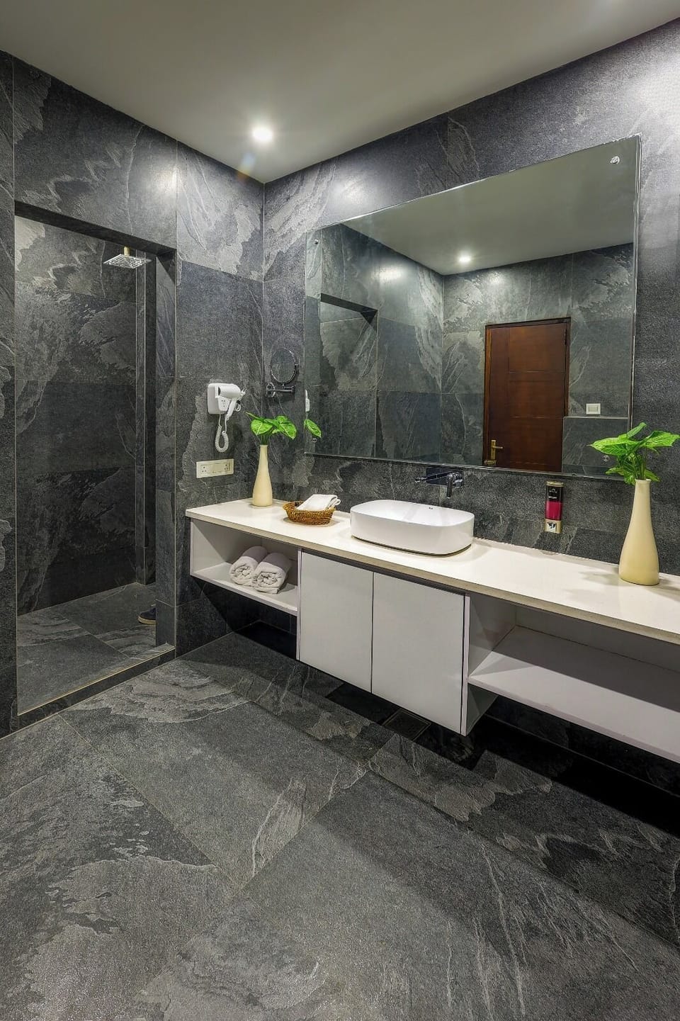 Comfort Twin Room, Balcony, Resort View | Bathroom | Shower, towels, soap, shampoo