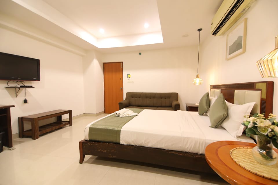 Superior Room, City View | Premium bedding, desk, laptop workspace, soundproofing